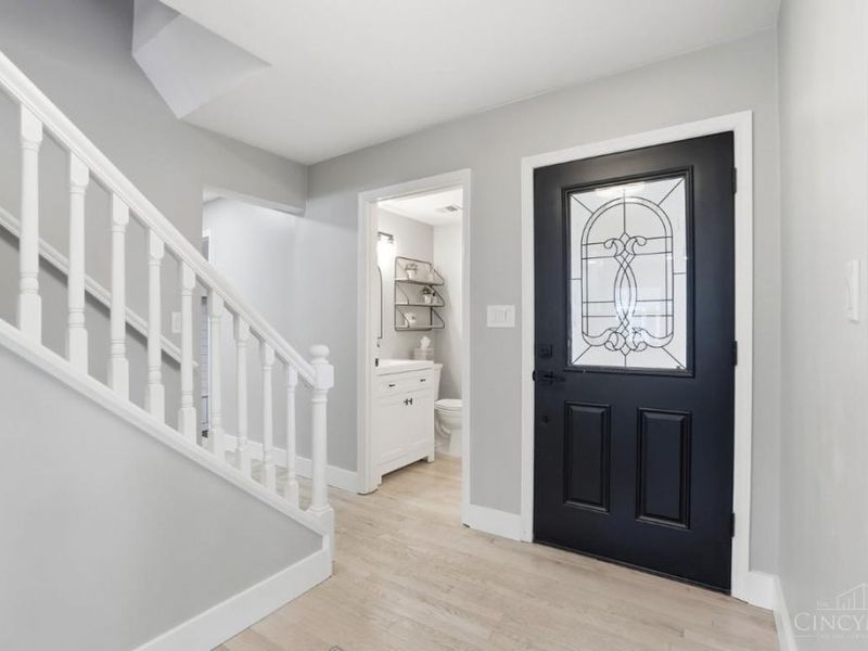 8755 Meadowview Drive, West Chester, OH 45069 Photo 6