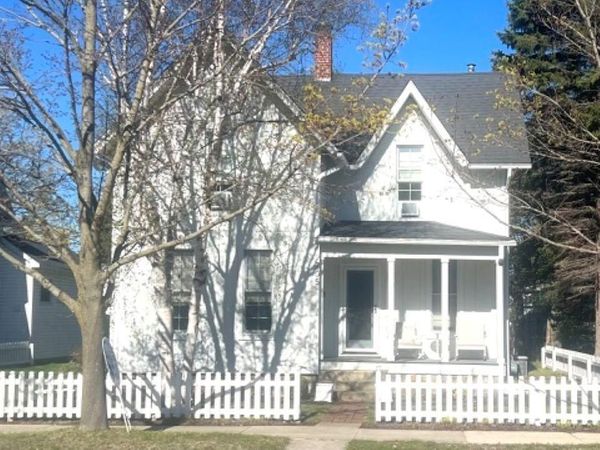 705 State Street, Charlevoix, MI 49720