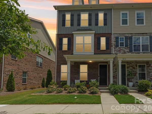 10122 Hemingway Place , Charlotte, NC 28227