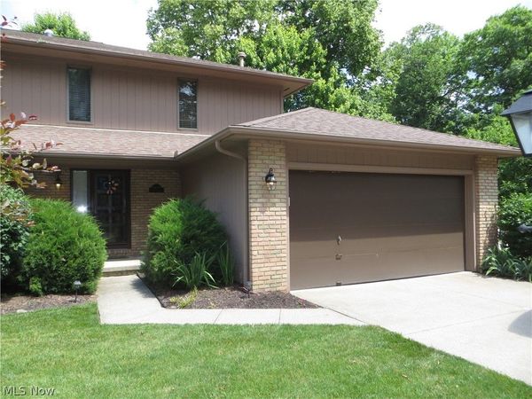 18606 Buccaneer Creek Drive, Unit 16, Strongsville, OH 44136
