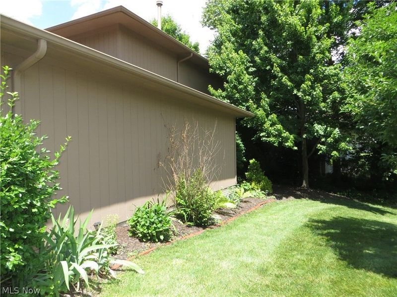 18606 Buccaneer Creek Drive, Unit 16, Strongsville, OH 44136 Photo 2