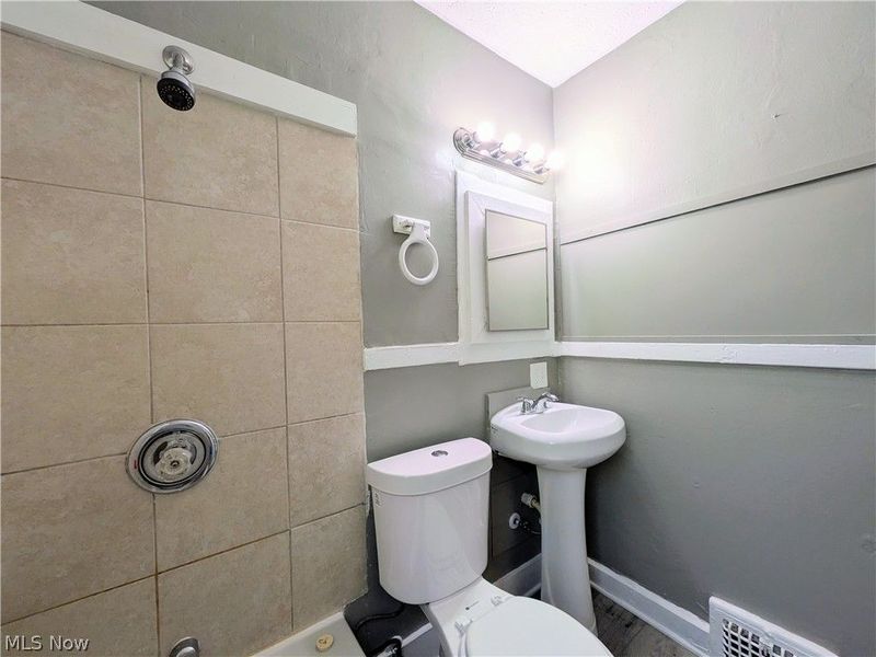 12905 Griffing Avenue, Cleveland, OH 44120 Photo 14