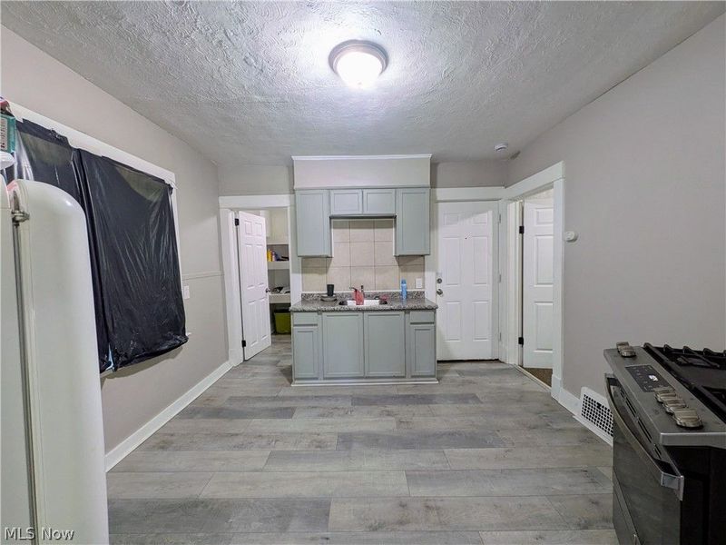 12905 Griffing Avenue, Cleveland, OH 44120 Photo 8