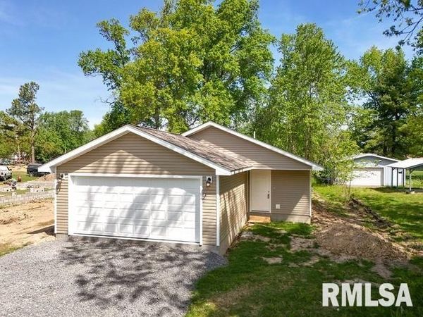 817 W Stotlar Street, Herrin, IL 62948