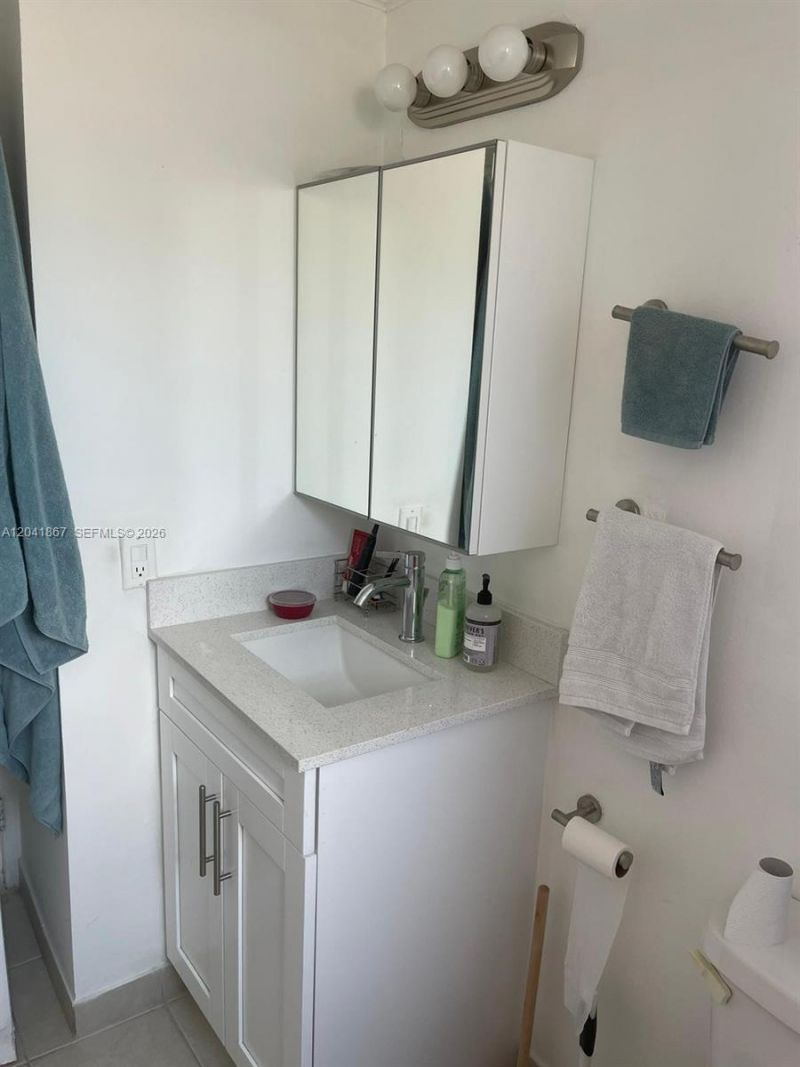 130 Mendoza Ave , Unit 33, Coral Gables, FL 33134 Photo