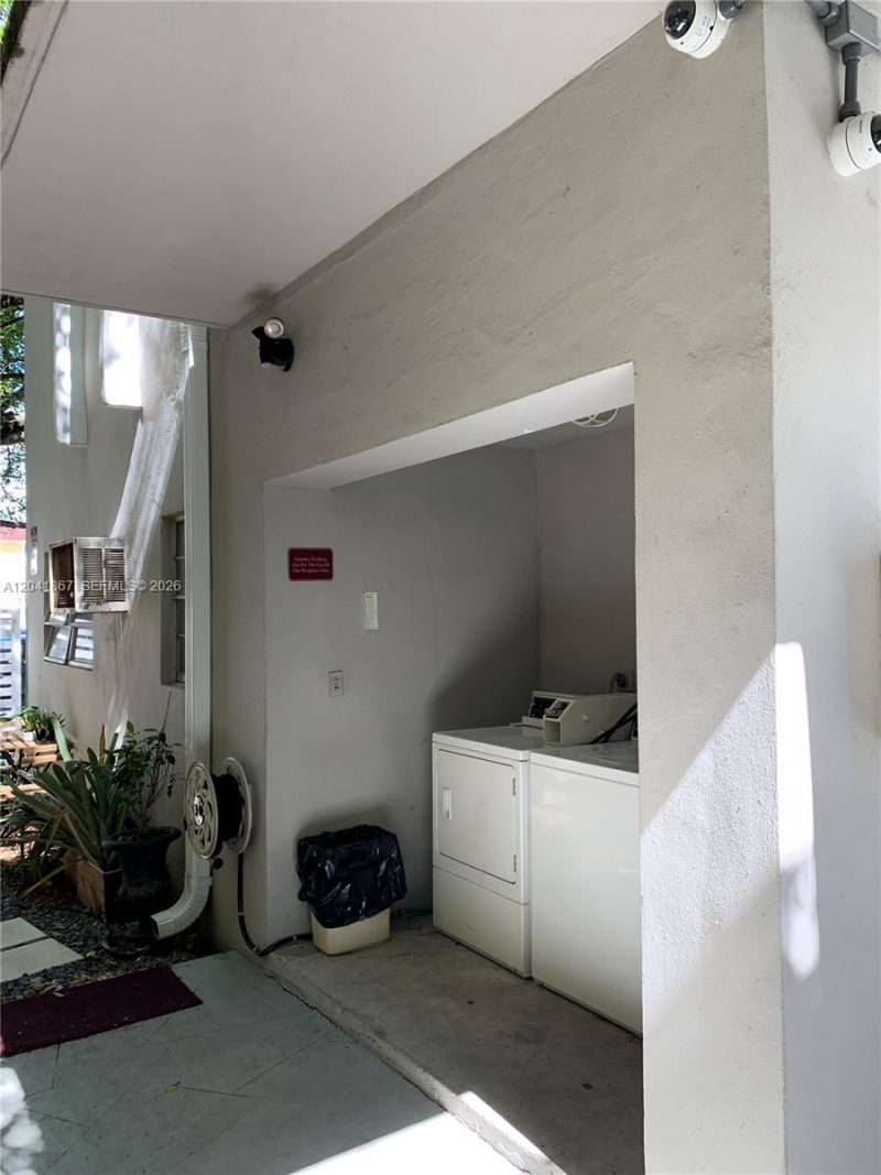 130 Mendoza Ave , Unit 33, Coral Gables, FL 33134 Photo