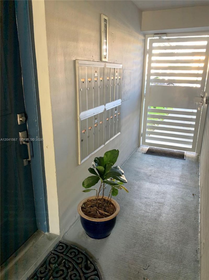 130 Mendoza Ave , Unit 33, Coral Gables, FL 33134 Photo