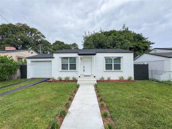 1319 NW 40th St , Miami, FL 33142