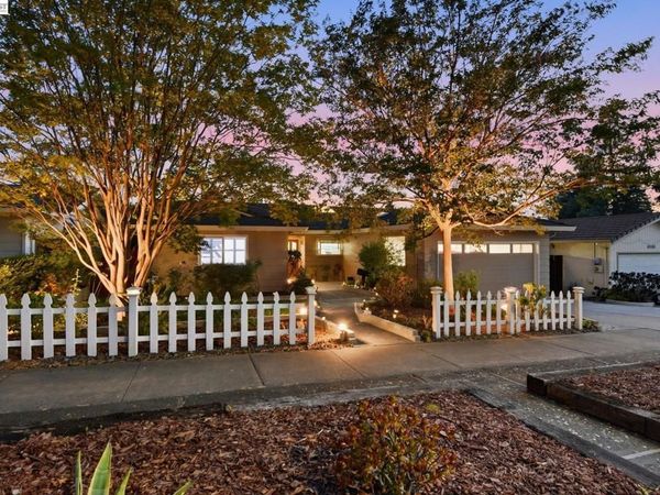 42447 Paseo Padre Pkwy, Fremont, CA 94539