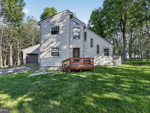 1060 MOHAWK TRAIL , GOULDSBORO, PA 18424