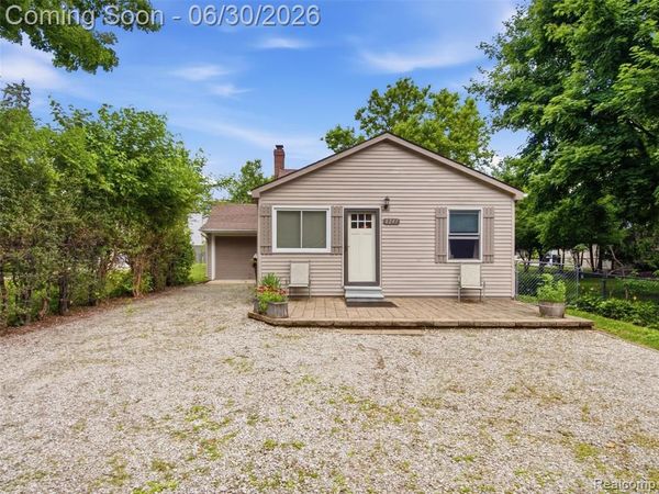 8241 Janis Street , Utica, MI 48317