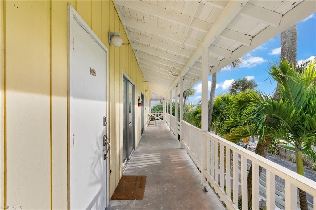 1360 Chesapeake Ave , Unit 1372, Naples, FL 34102 Photo