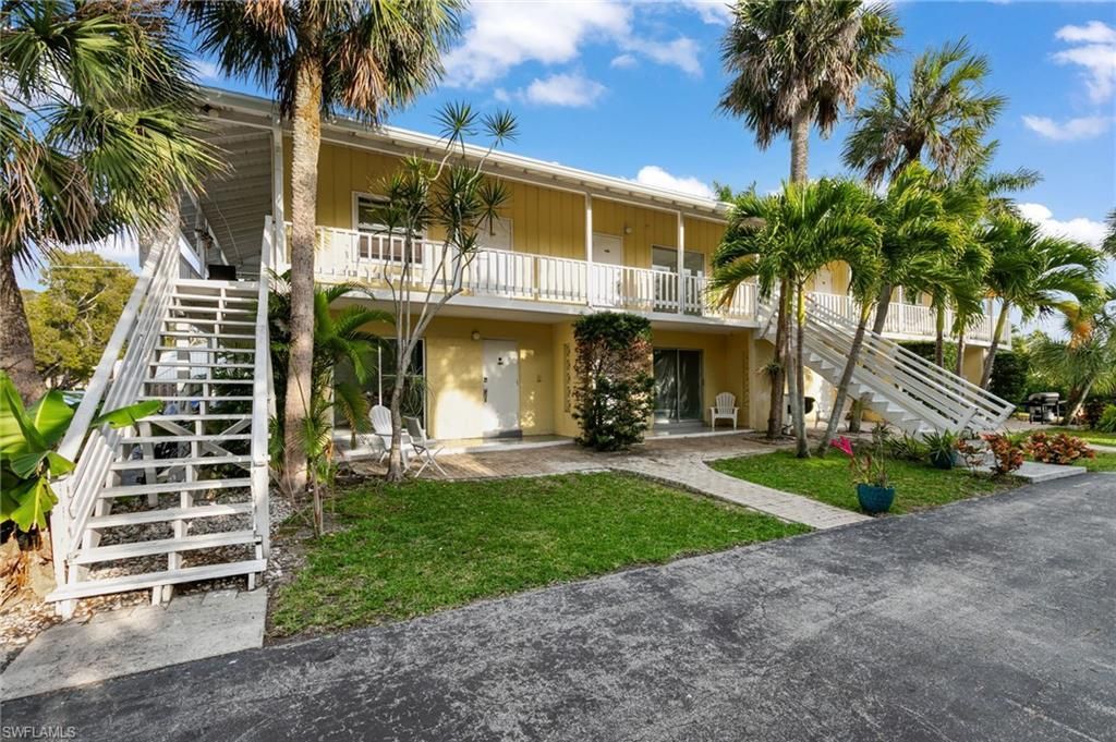 1360 Chesapeake Ave , Unit 1372, Naples, FL 34102 Photo