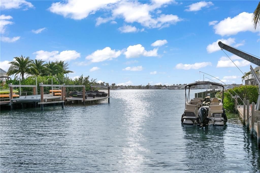 1360 Chesapeake Ave , Unit 1372, Naples, FL 34102 Photo