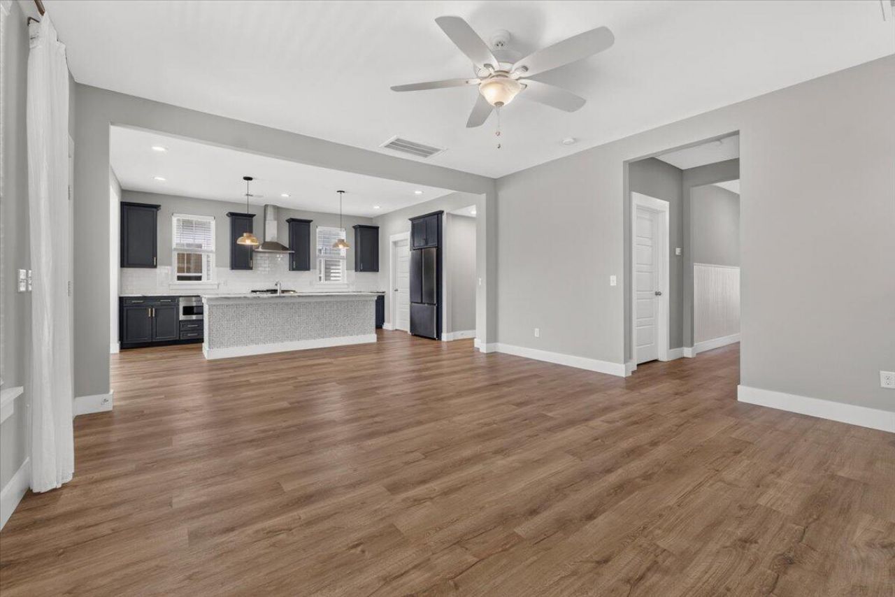 106 True Blue Loop Photo 12