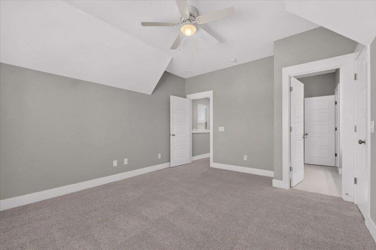 106 True Blue Loop Photo 23