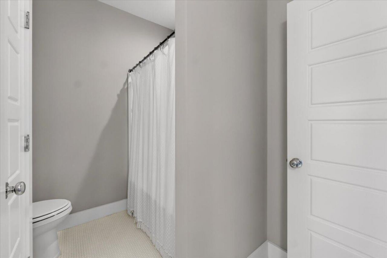 106 True Blue Loop Photo 25