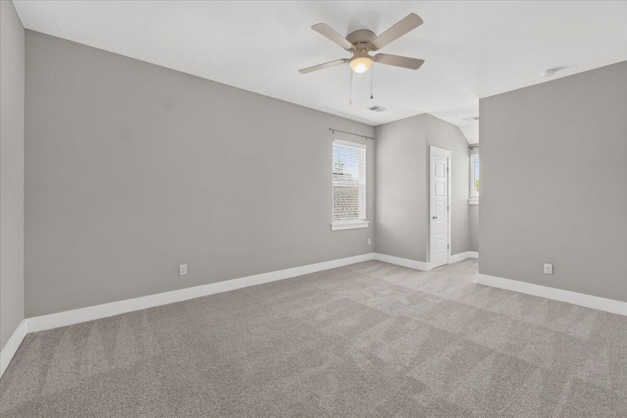 106 True Blue Loop Photo 26