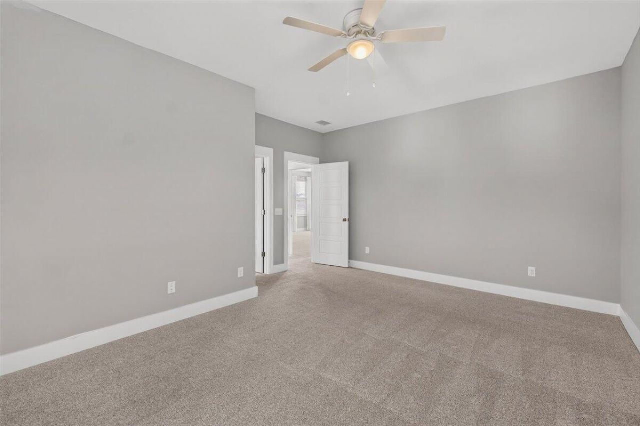 106 True Blue Loop Photo 27