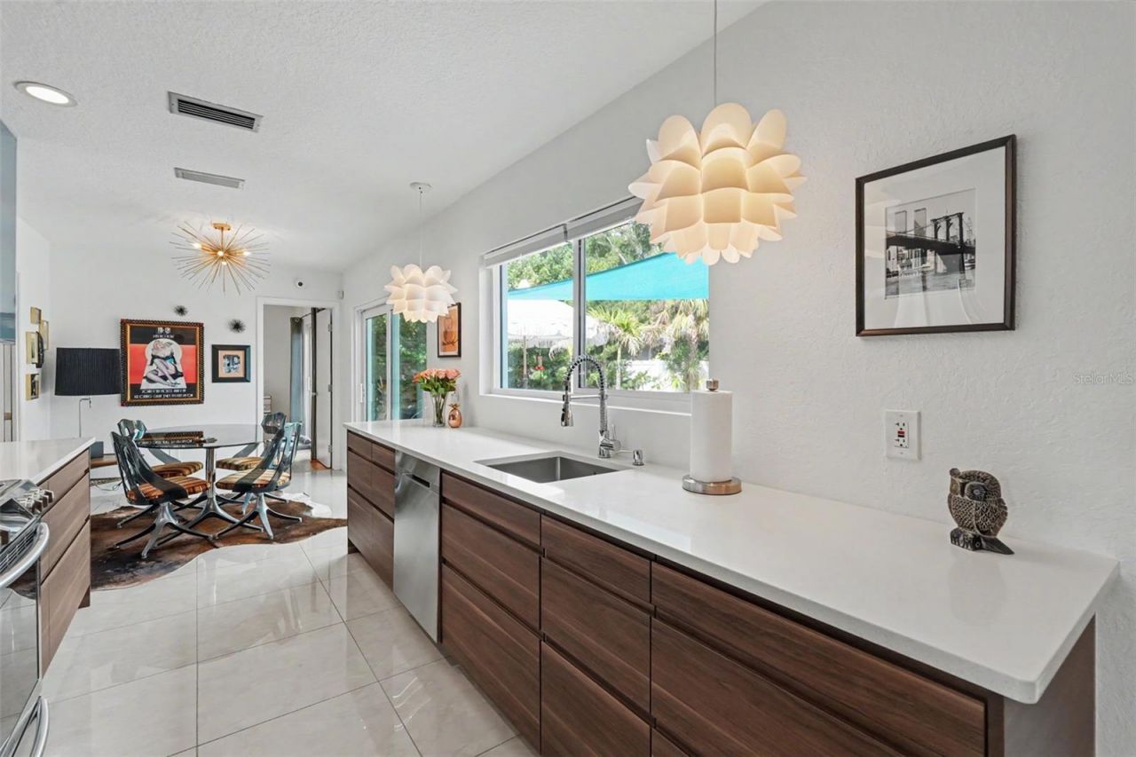 1835 Dormieone Road N, Saint Petersburg, FL 33710 Photo