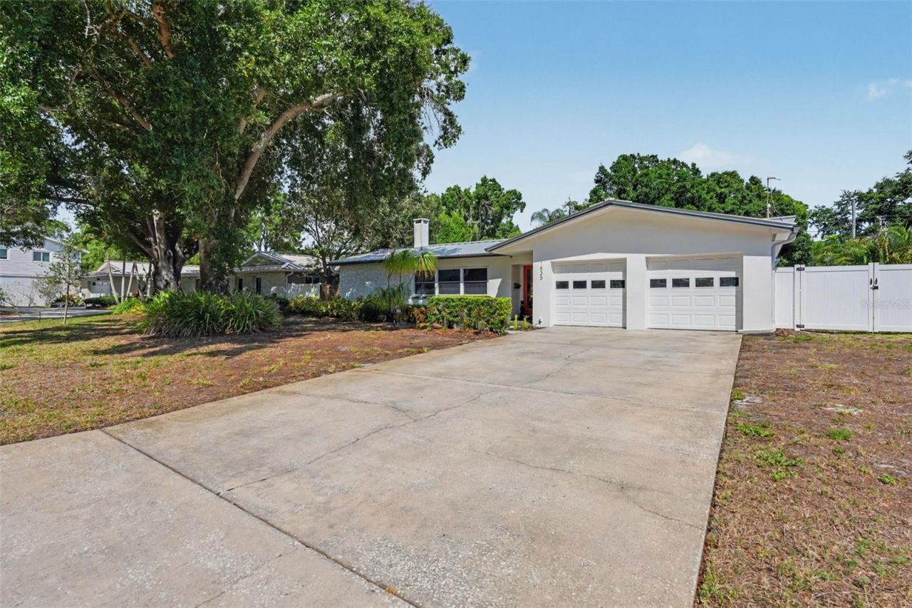 1835 Dormieone Road N, Saint Petersburg, FL 33710 Photo