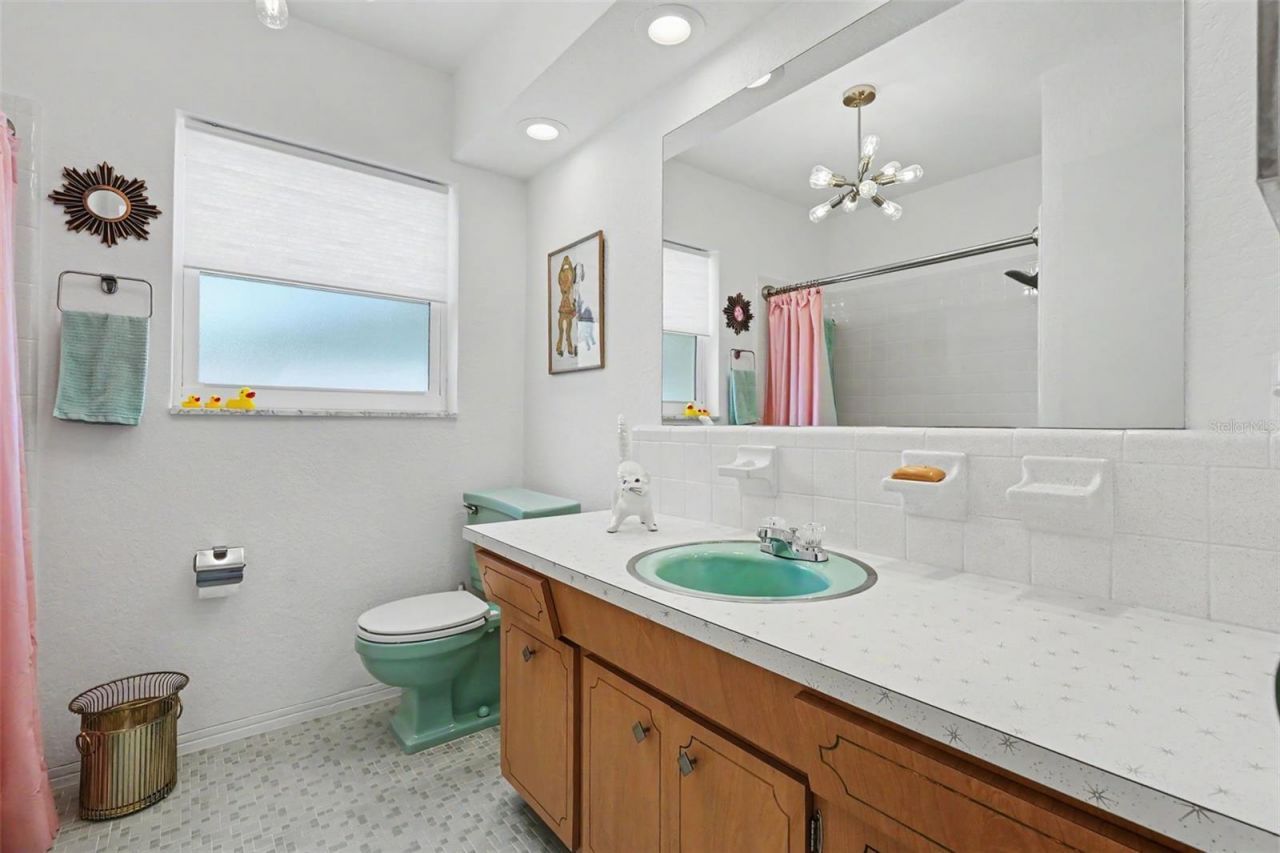 1835 Dormieone Road N, Saint Petersburg, FL 33710 Photo