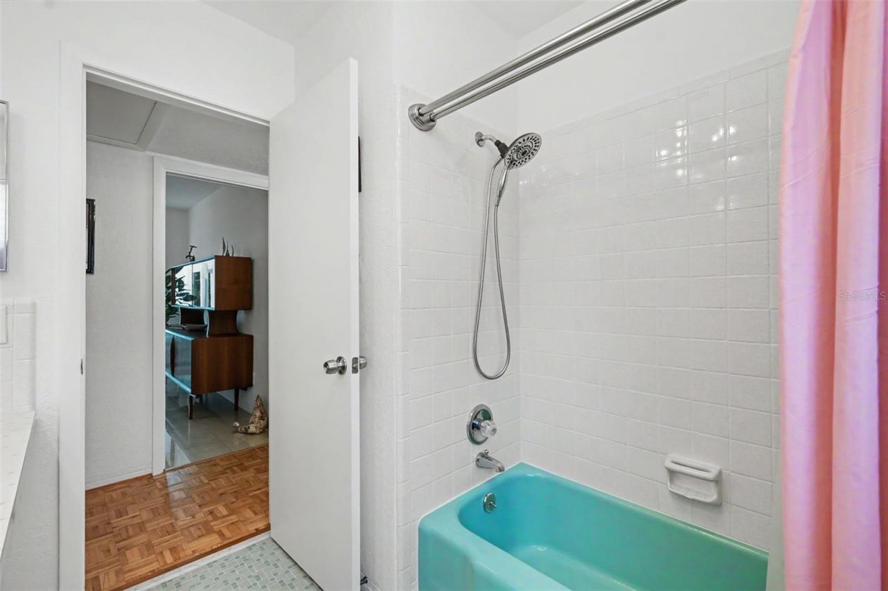 1835 Dormieone Road N, Saint Petersburg, FL 33710 Photo