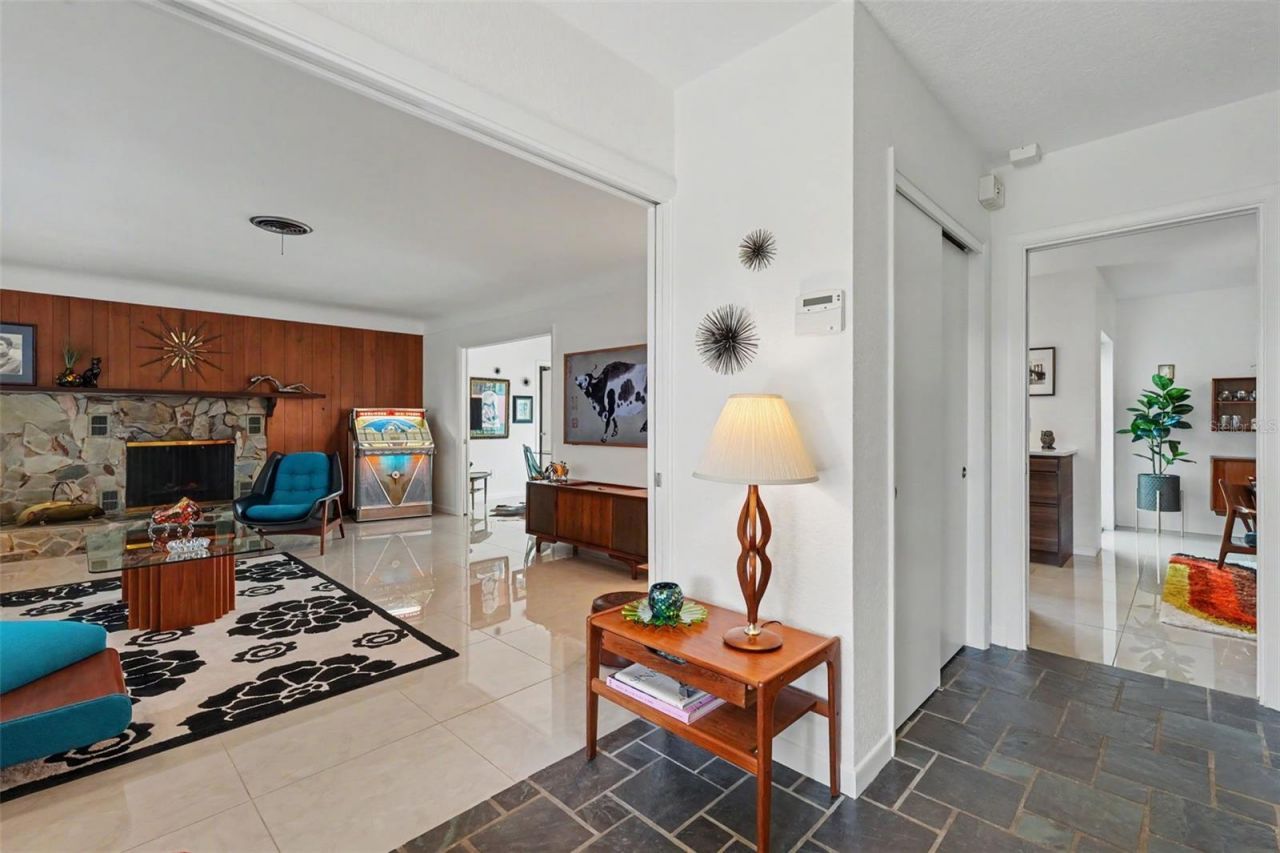 1835 Dormieone Road N, Saint Petersburg, FL 33710 Photo