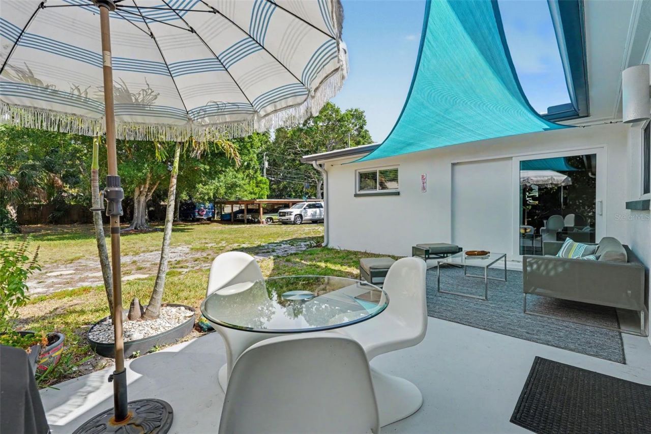 1835 Dormieone Road N, Saint Petersburg, FL 33710 Photo