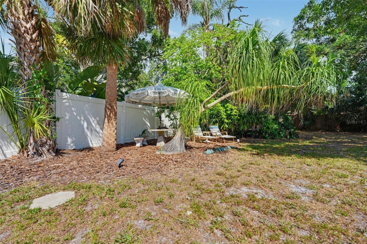 1835 Dormieone Road N, Saint Petersburg, FL 33710 Photo