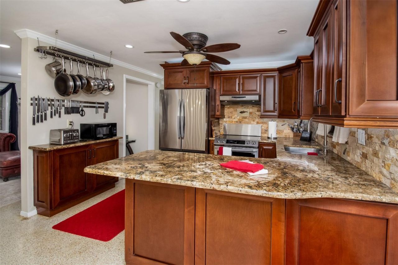 995 Emerson Drive, Dunedin, FL 34698 Photo