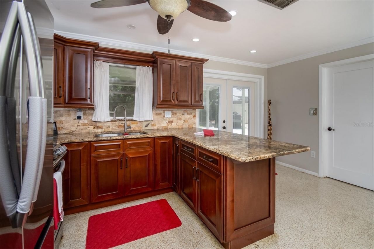 995 Emerson Drive, Dunedin, FL 34698 Photo