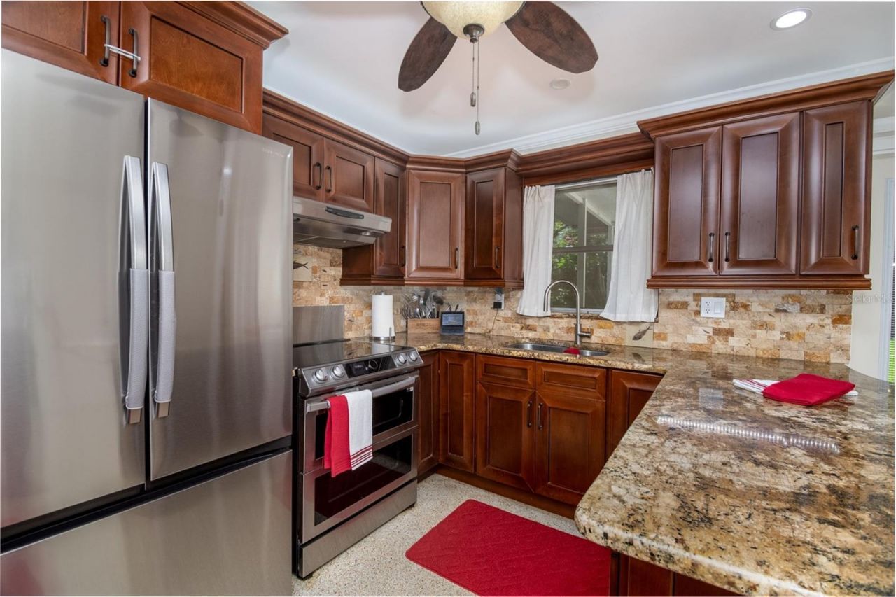 995 Emerson Drive, Dunedin, FL 34698 Photo
