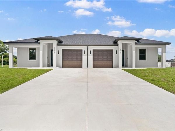 318 Naples AVE S, LEHIGH ACRES, FL 33974