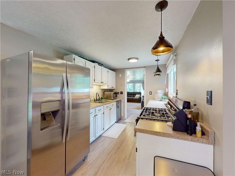1063 Thistleridge Drive, Macedonia, OH 44056 Photo 7