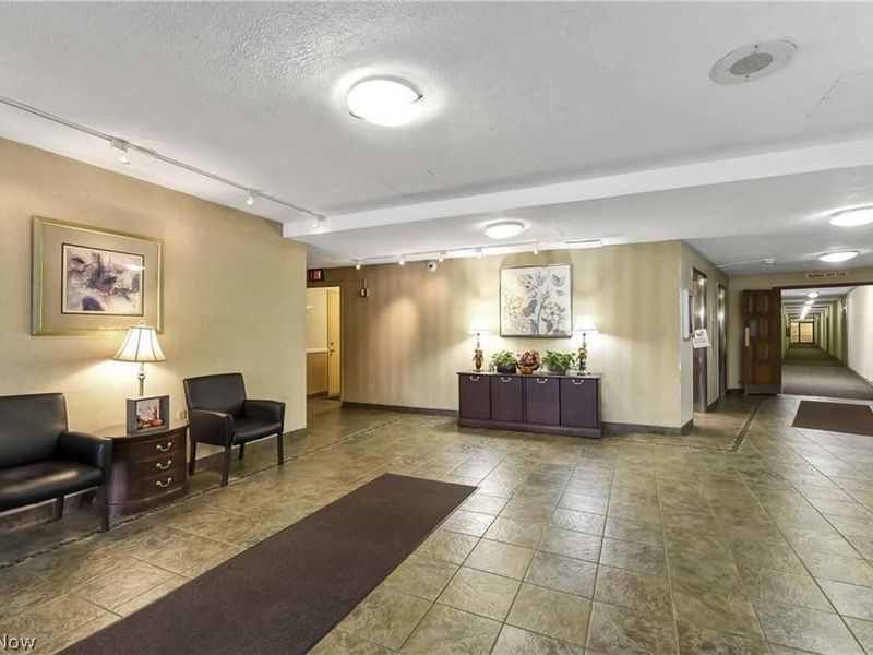 11850 Edgewater Drive, Unit 1008, Lakewood, OH 44107 Photo 2