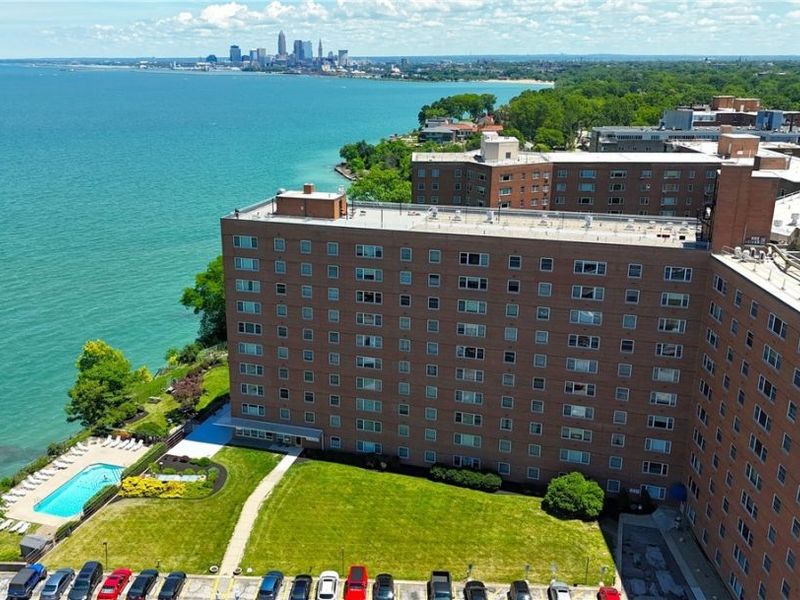 11850 Edgewater Drive, Unit 1008, Lakewood, OH 44107 Photo 5