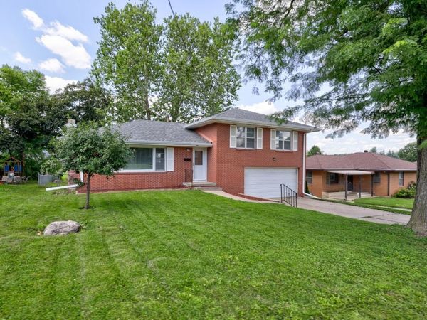 701 Clegg Road , West Des Moines, IA 50265