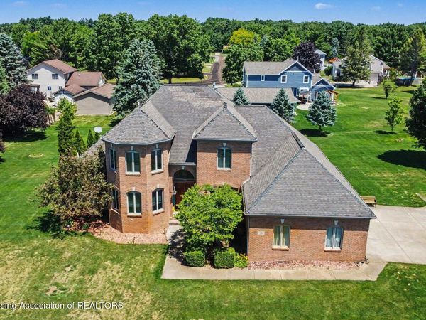 7484 Shotsilk Drive, Jackson, MI 49201