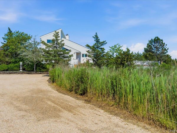 16 Meadow Lane , Westhampton Beach, NY 11978