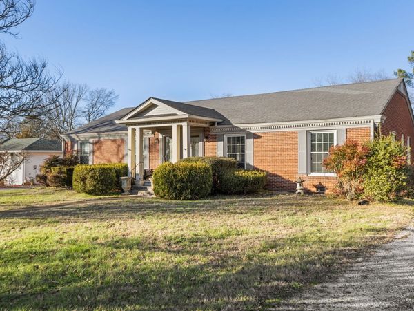 1102 Hiwassee Dr , Columbia, TN 38401