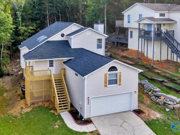 527 Farmingdale Road SE, Huntsville, AL 35803