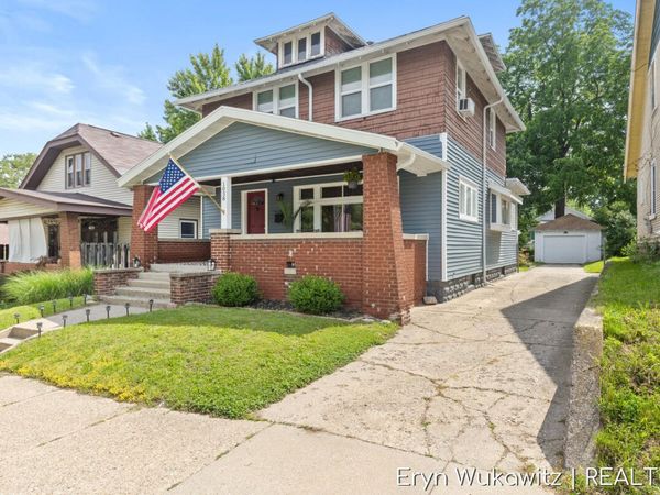 1038 Widdicomb Avenue NW, Grand Rapids, MI 49504