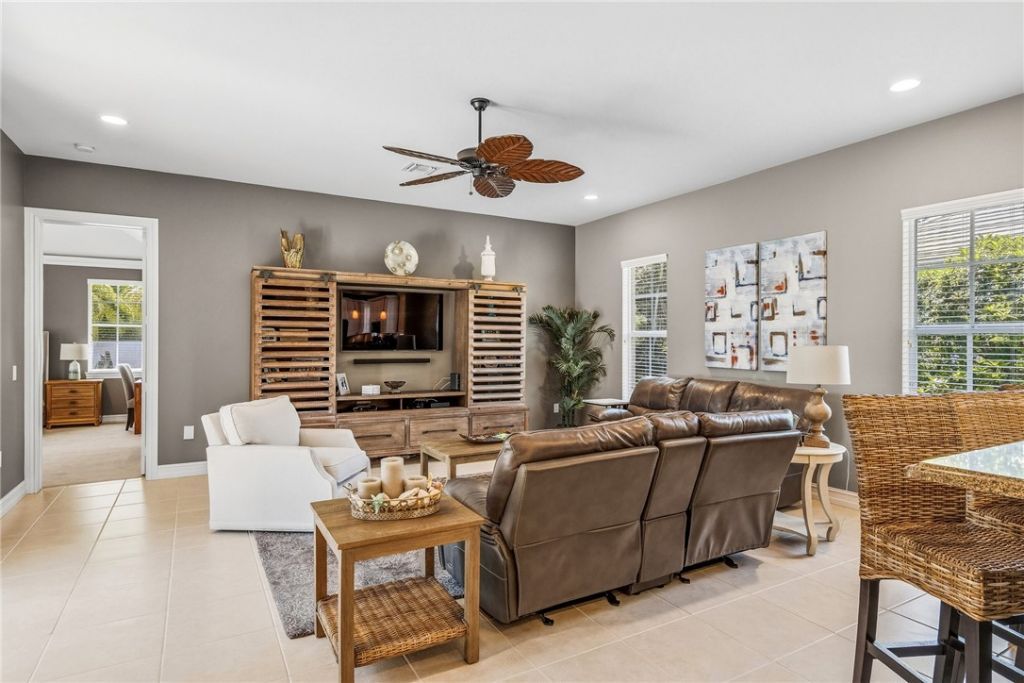 2883 St Barts Square, Vero Beach, FL 32967 Photo