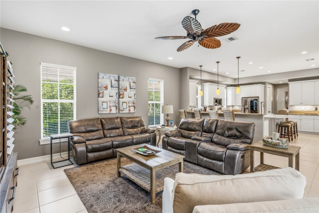 2883 St Barts Square, Vero Beach, FL 32967 Photo