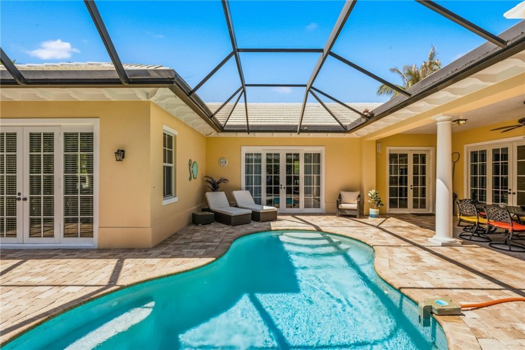 2883 St Barts Square, Vero Beach, FL 32967 Photo