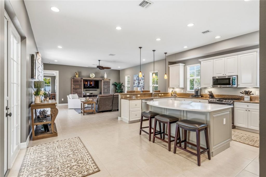 2883 St Barts Square, Vero Beach, FL 32967 Photo