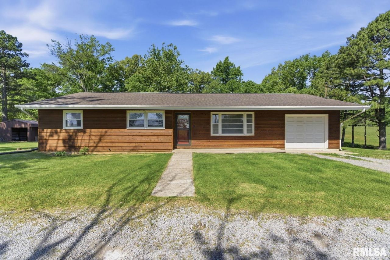 2585 Market Road, Marion, IL 62959 Main Photo