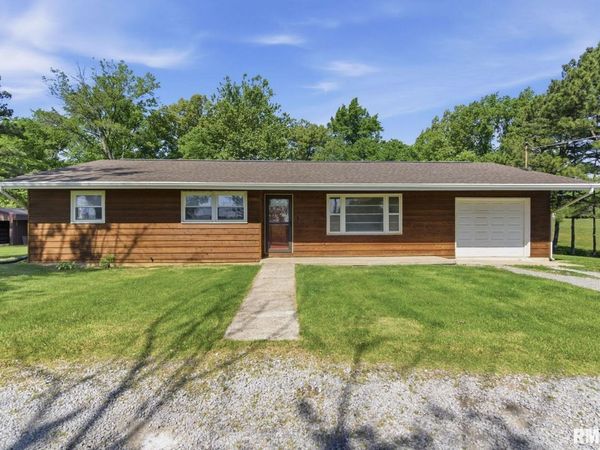 2585 MARKET Road, Marion, IL 62959