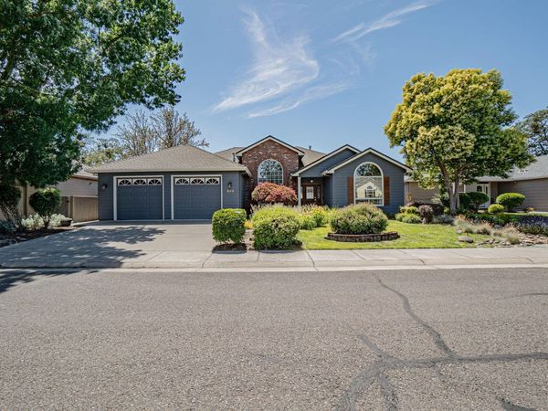 499 Ridgeway Avenue, Central Point, OR 97502